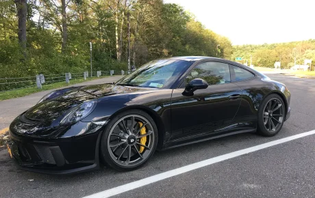 Porsche GT3 Touring, diseño atemporal y elegante.