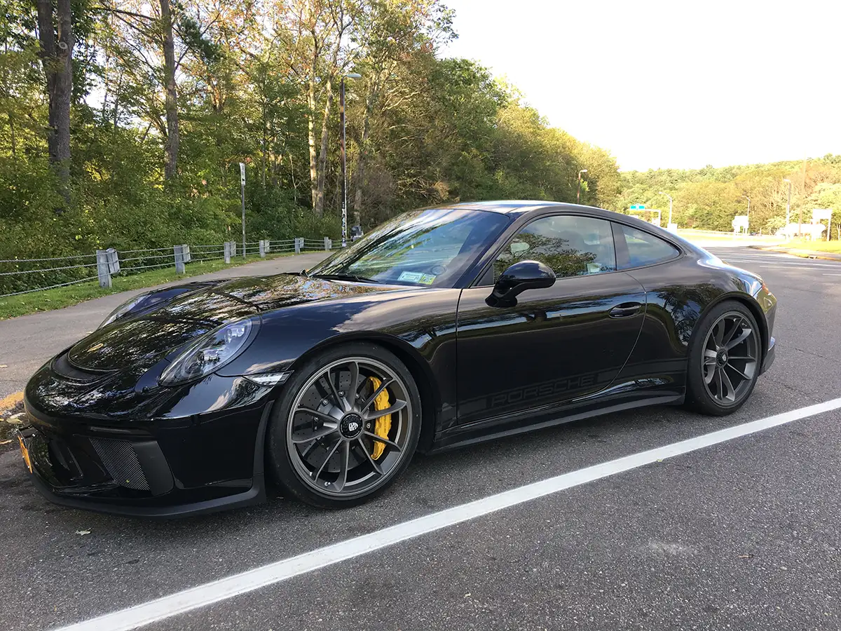 Porsche GT3 Touring, diseño atemporal y elegante.