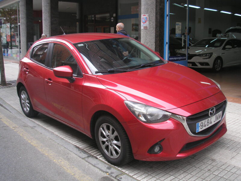 Mazda 2 1.5 D Luxury 5p 105cv