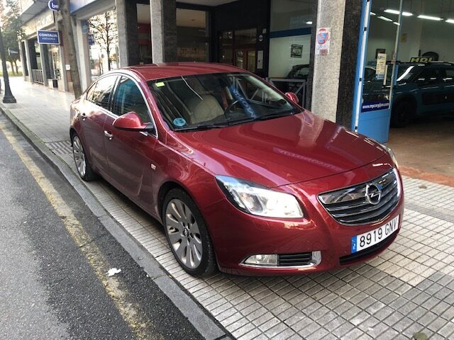 Opel Insignia 2.0 Turbo Sedan 220cv
