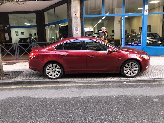 Opel Insignia 2.0 Turbo Sedan 220cv