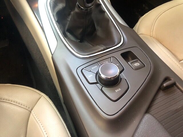 Opel Insignia 2.0 Turbo Sedan 220cv