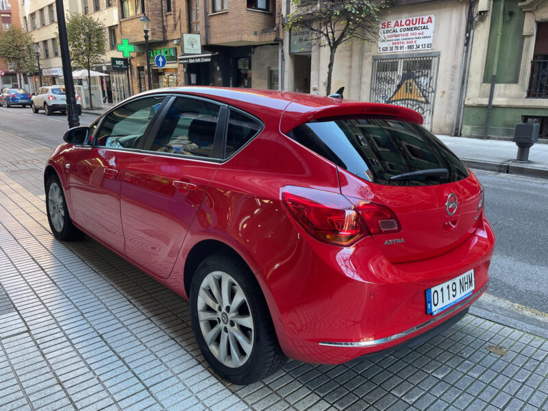 Opel Astra 1.7 Cdti 5p 131cv