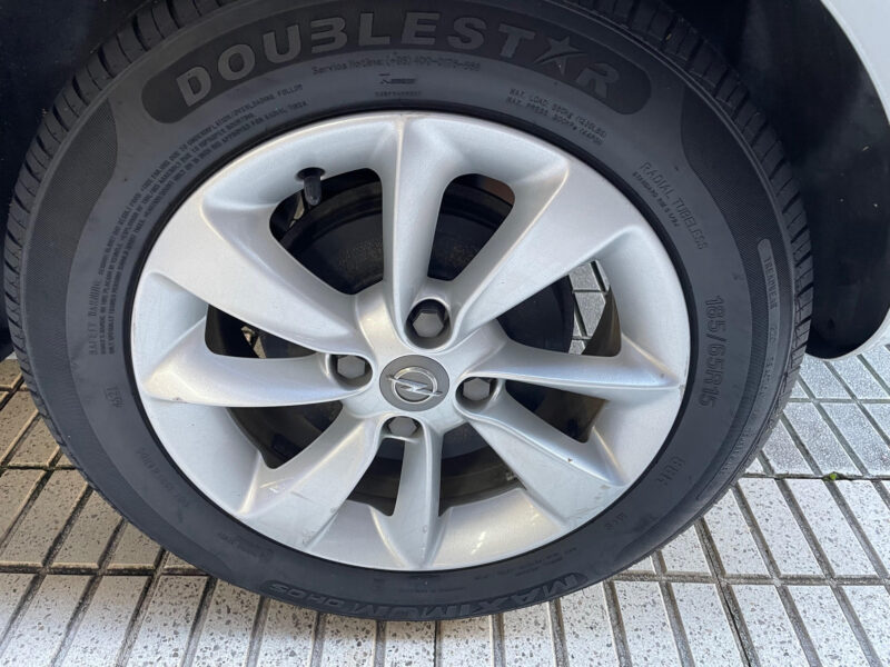 Opel Corsa 1.4 Selective 5p 90cv