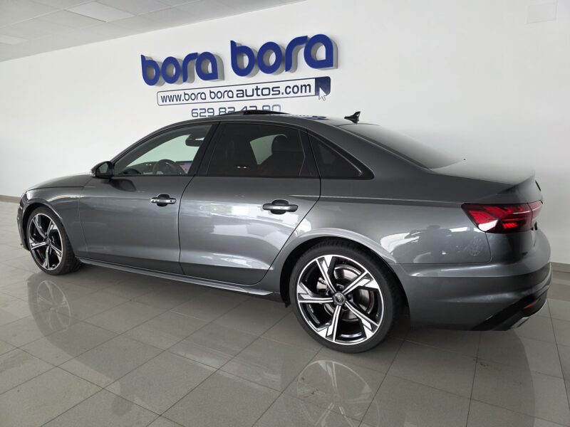 AUDI A4 BLACK/LINE S/LINE