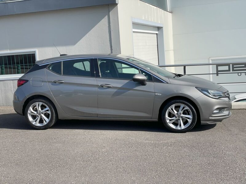 Opel Astra 1.6 CDTI Dynamics 5p