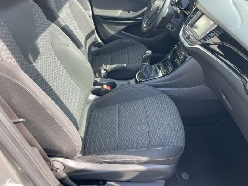 Opel Astra 1.6 CDTI Dynamics 5p