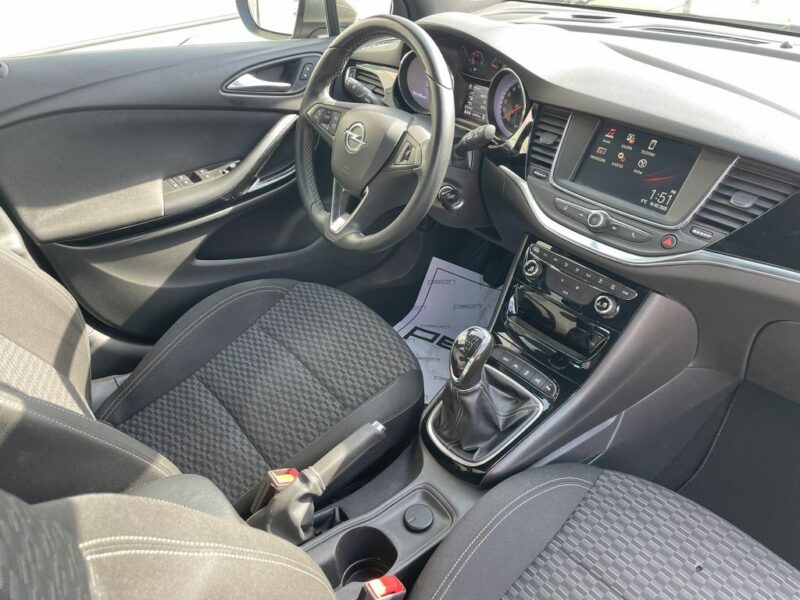 Opel Astra 1.6 CDTI Dynamics 5p