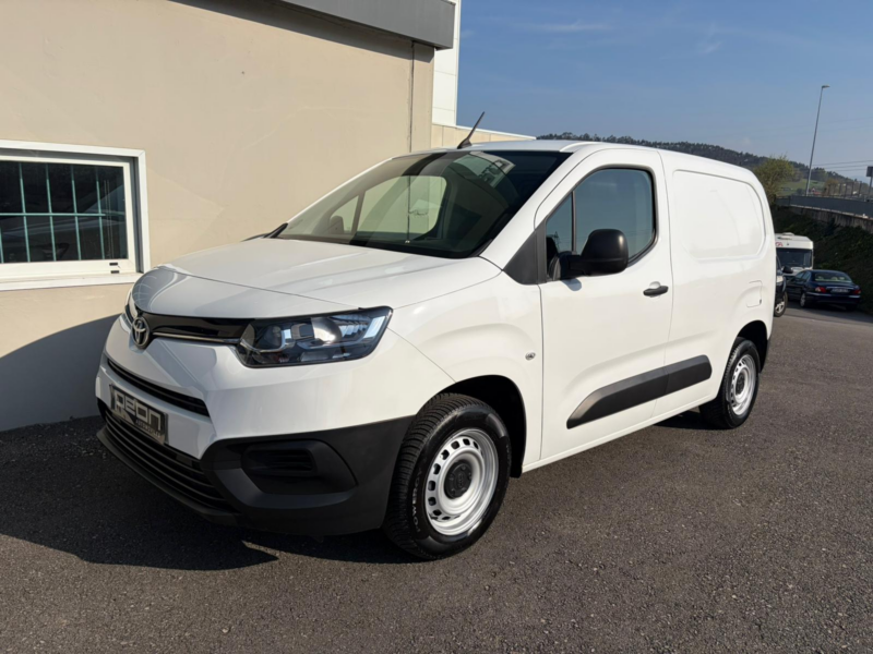 Toyota Proace City 1.5 D MEDIAN