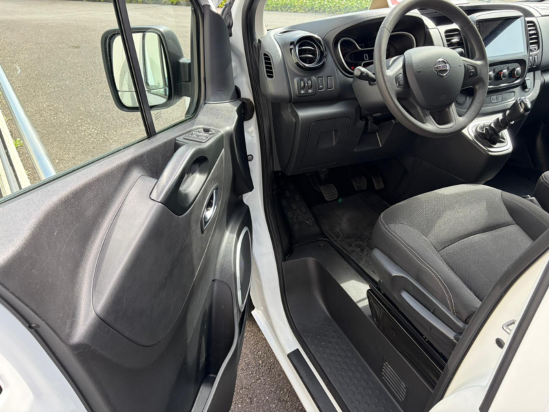 Nissan NV300 Combi 6 2.0 DCI