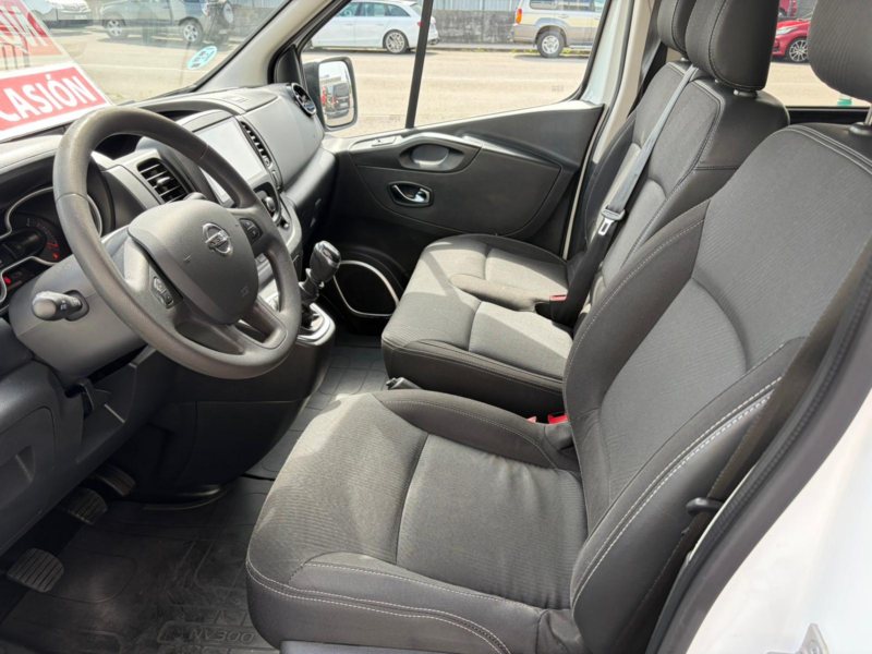 Nissan NV300 Combi 6 2.0 DCI