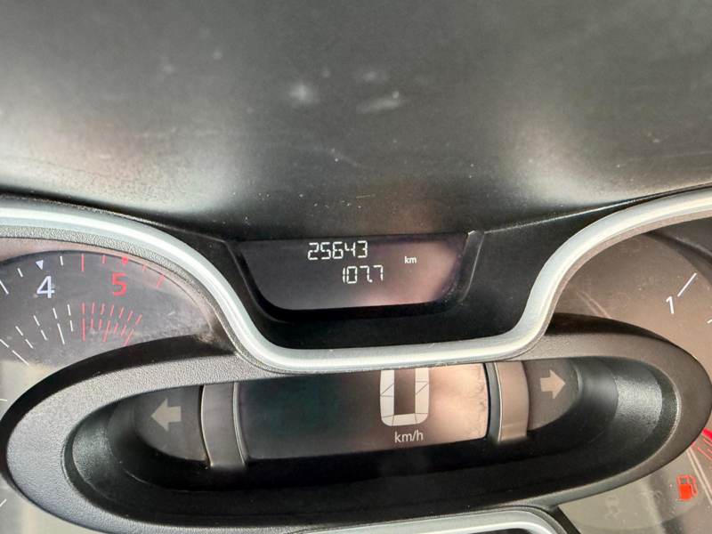 Nissan NV300 Combi 6 2.0 DCI