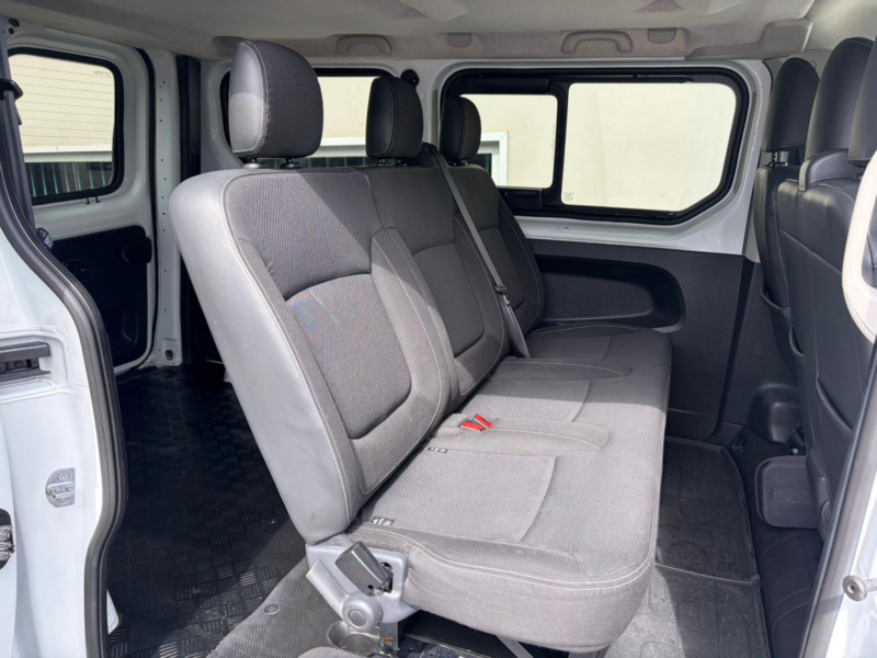 Nissan NV300 Combi 6 2.0 DCI