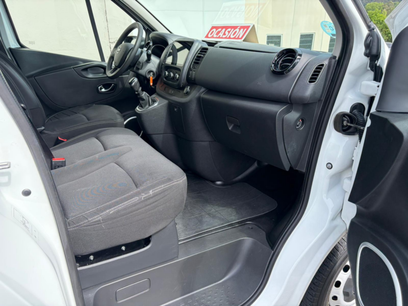 Nissan NV300 Combi 6 2.0 DCI