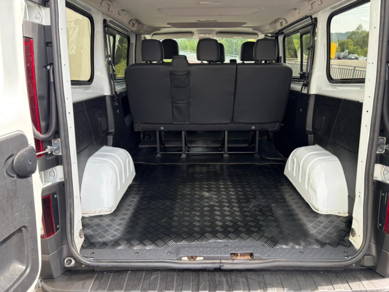Nissan NV300 Combi 6 2.0 DCI