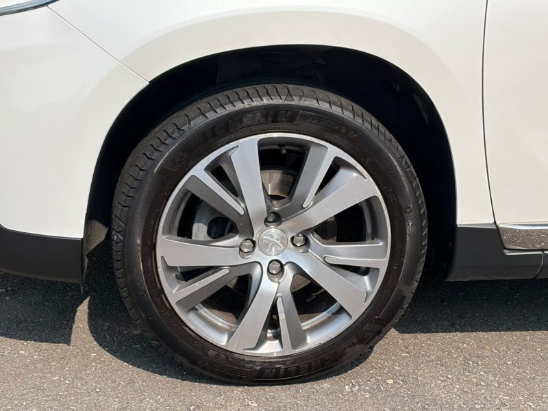 Peugeot 2008 BlueHDI Allure