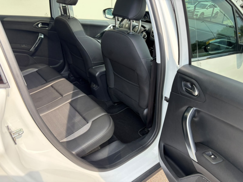 Peugeot 2008 BlueHDI Allure