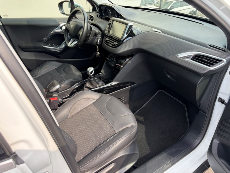 Peugeot 2008 BlueHDI Allure