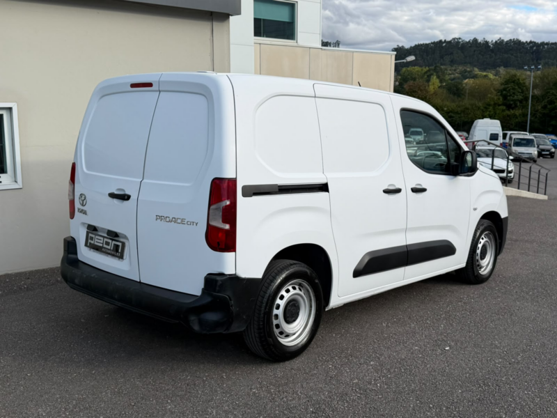Toyota Proace City 1.5D Median