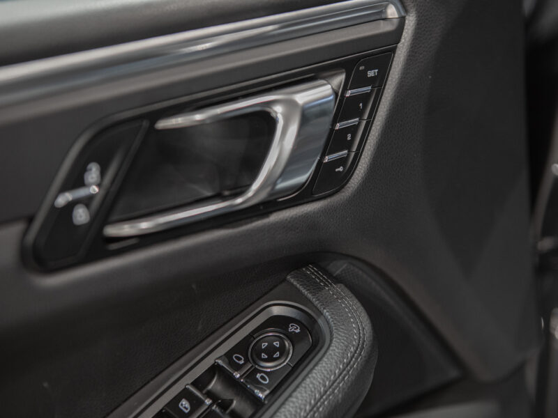 Porsche Macan T