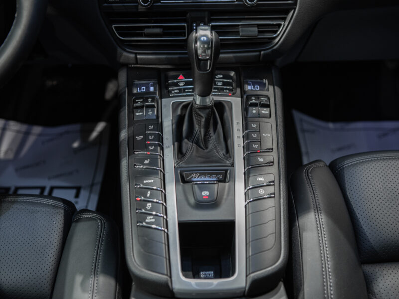 Porsche Macan T