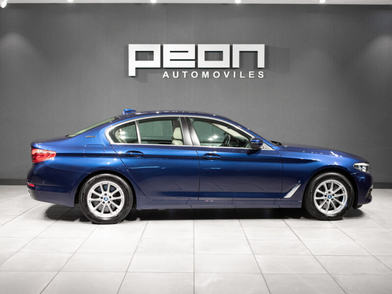 BMW 530eIPerformance Berlina