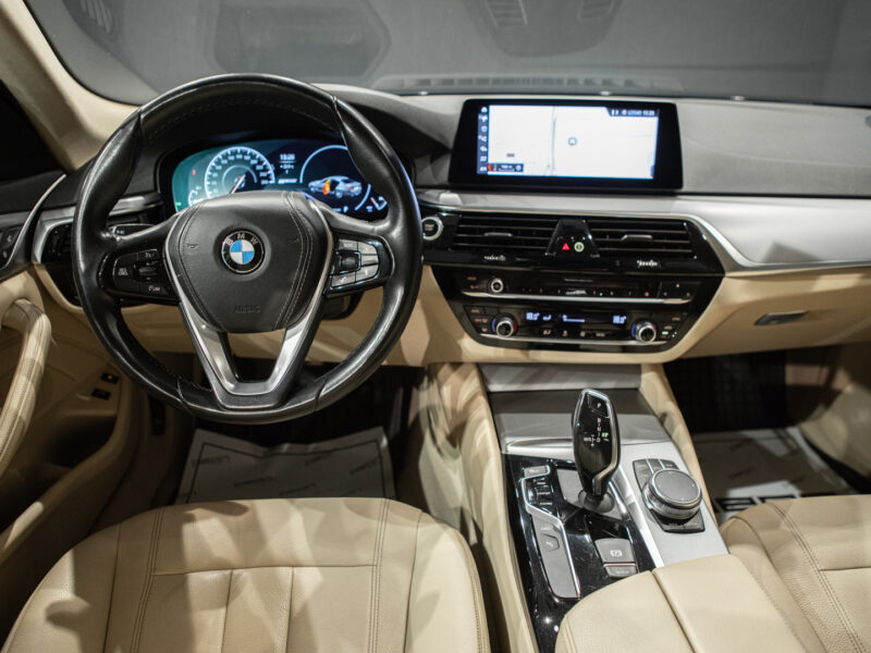BMW 530eIPerformance Berlina