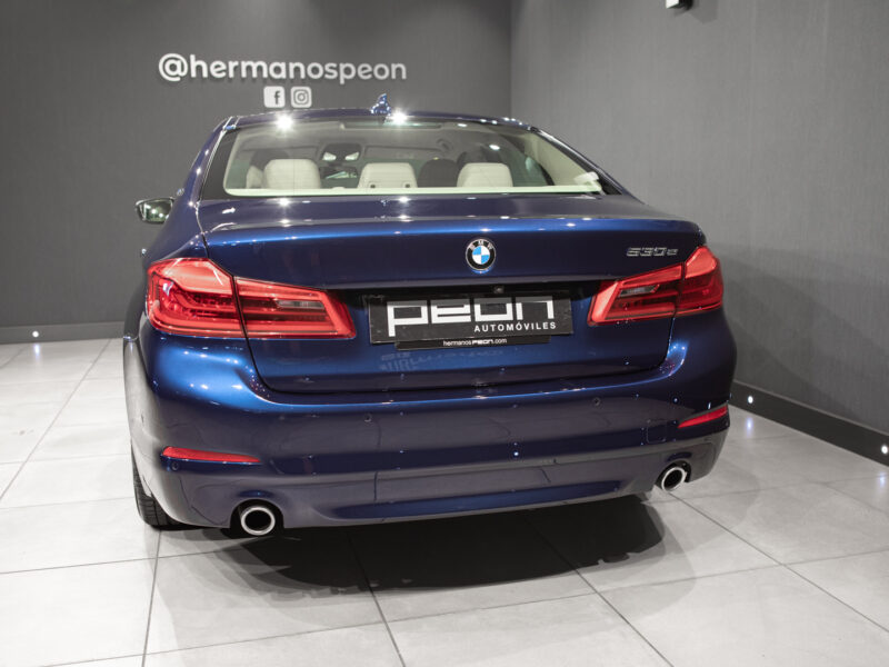BMW 530eIPerformance Berlina