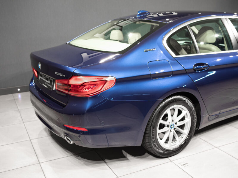 BMW 530eIPerformance Berlina