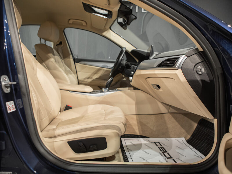 BMW 530eIPerformance Berlina