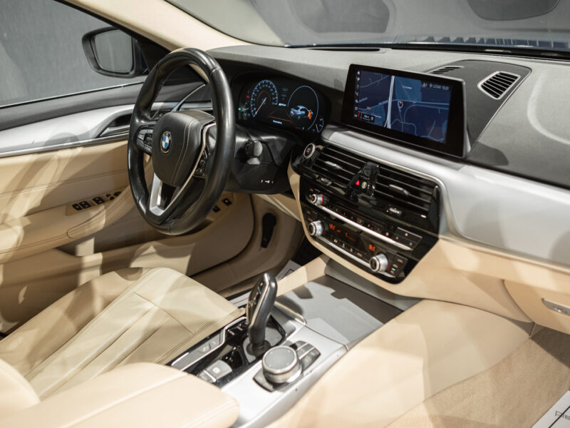 BMW 530eIPerformance Berlina