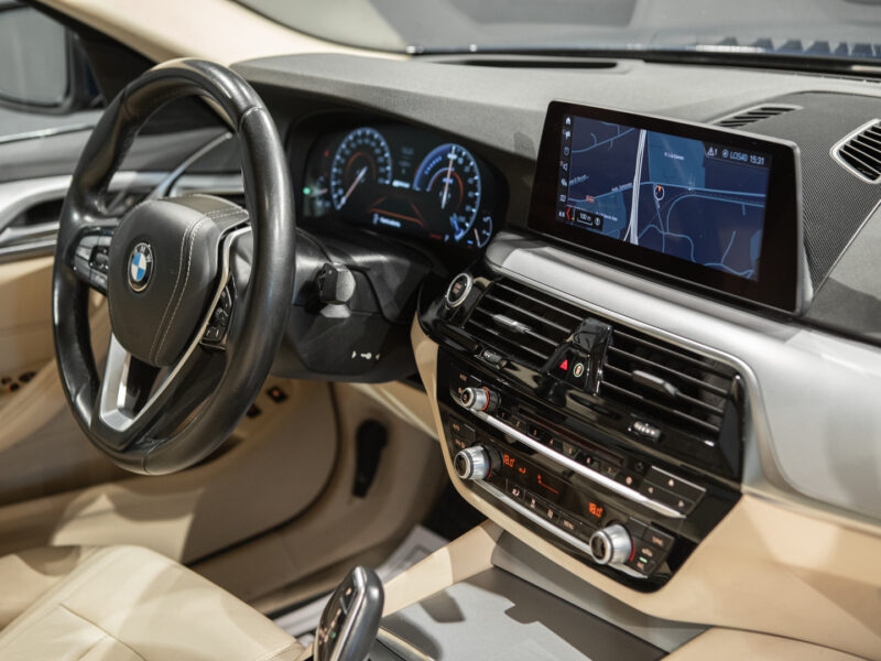 BMW 530eIPerformance Berlina