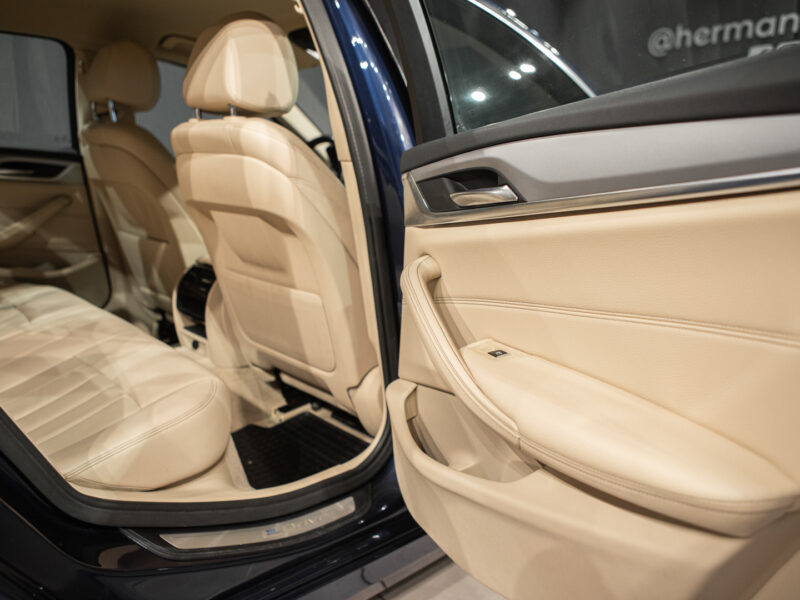 BMW 530eIPerformance Berlina