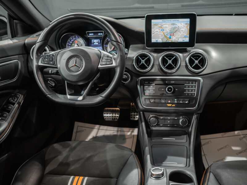 MB CLA Shooting Brake 200d AMG Orange Edition