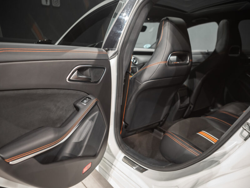 MB CLA Shooting Brake 200d AMG Orange Edition
