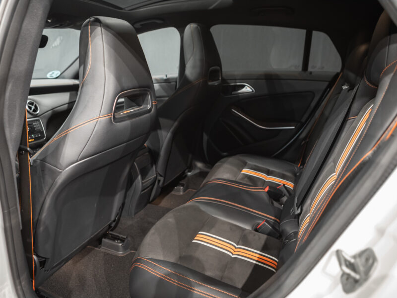 MB CLA Shooting Brake 200d AMG Orange Edition
