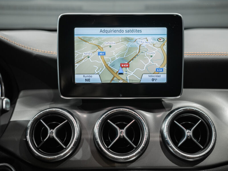 MB CLA Shooting Brake 200d AMG Orange Edition