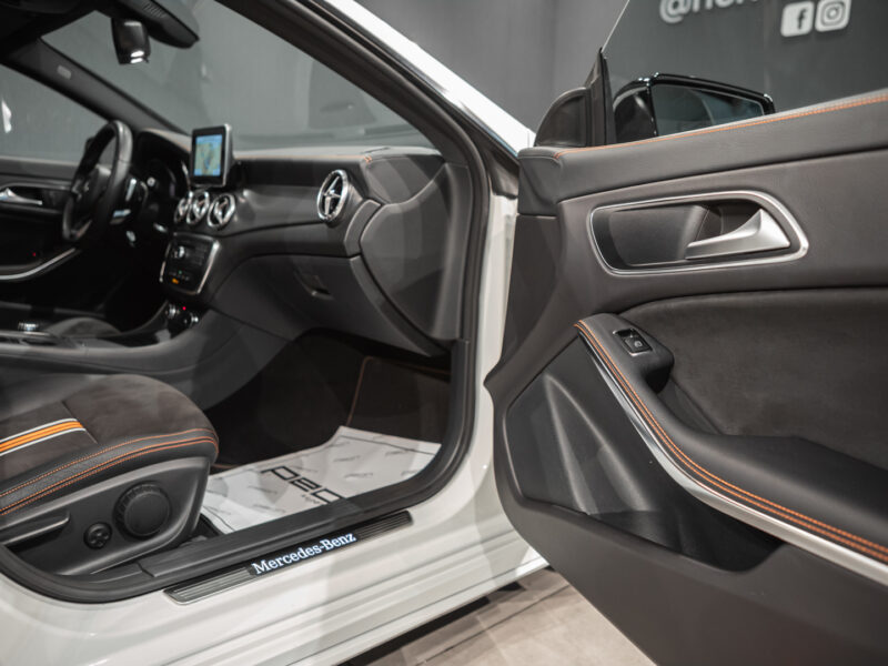 MB CLA Shooting Brake 200d AMG Orange Edition