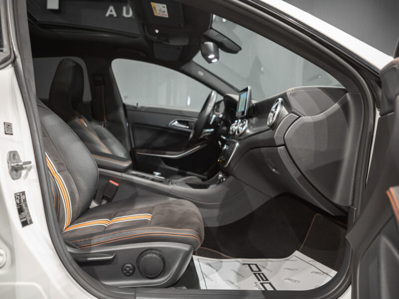 MB CLA Shooting Brake 200d AMG Orange Edition