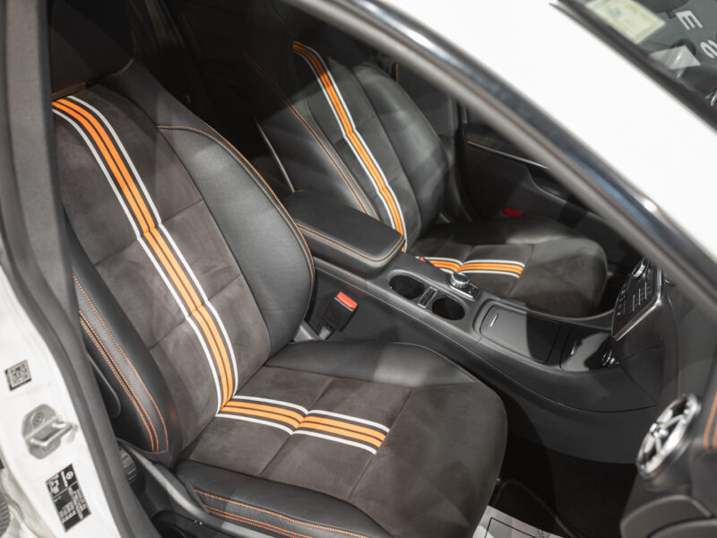 MB CLA Shooting Brake 200d AMG Orange Edition