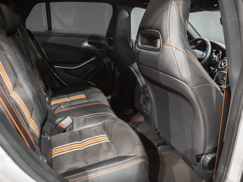 MB CLA Shooting Brake 200d AMG Orange Edition