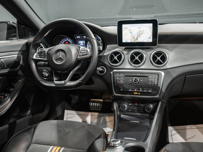 MB CLA Shooting Brake 200d AMG Orange Edition