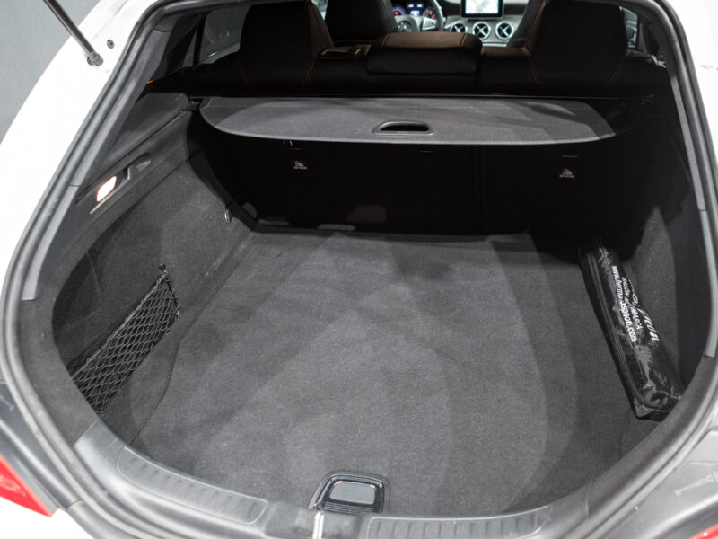 MB CLA Shooting Brake 200d AMG Orange Edition