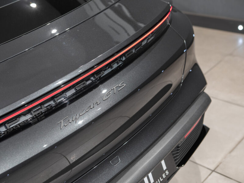 Porsche Taycan GTS