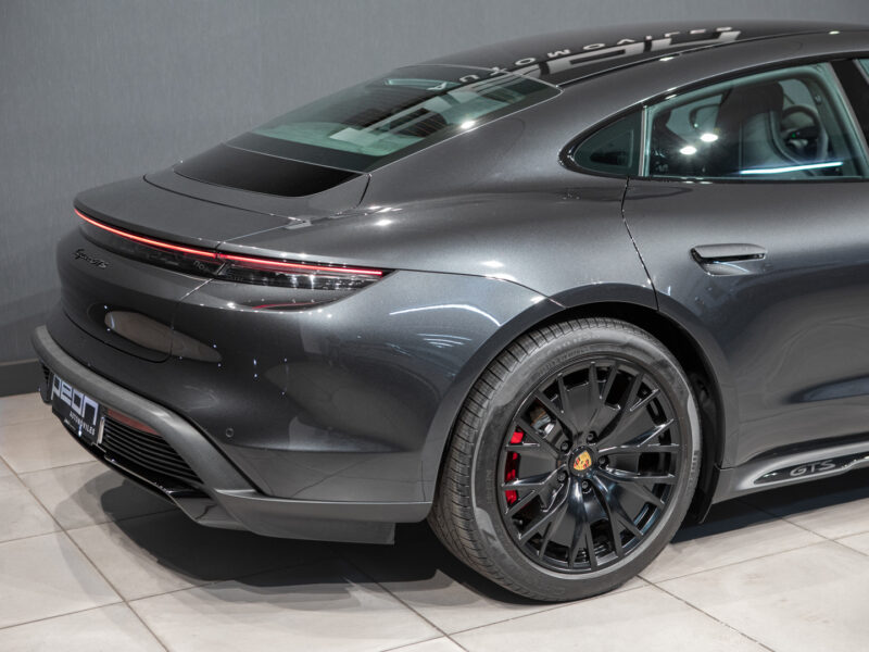 Porsche Taycan GTS