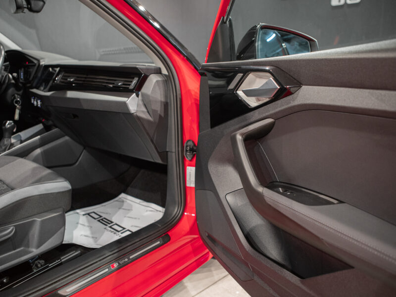 Audi A1 SB 30 TFSI S-Tronic S-Line