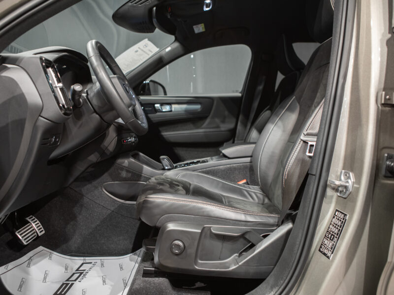 Volvo XC40 2.0 B4 AWD R-Design