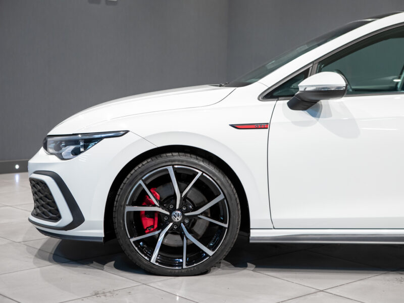 Volkswagen Golf 8 GTI 5p
