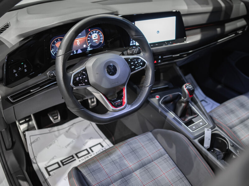 Volkswagen Golf 8 GTI 5p