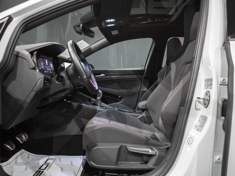 Volkswagen Golf 8 GTI 5p